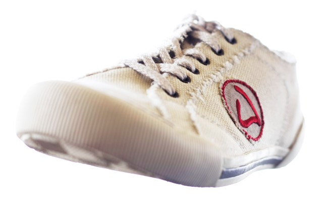 Offline World Shoes "Eine Idee muss Wirklichkeit werden können, oder sie ist nur eine eitle Seifenblase." – Berthold Auerbach -